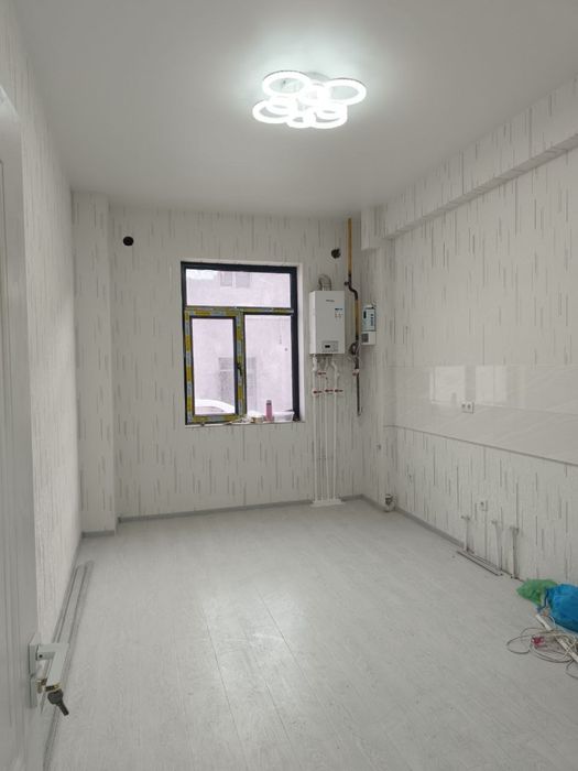 Nazarbek Turkiston maxallada 2 xonali 62 kv uy sotiladi.