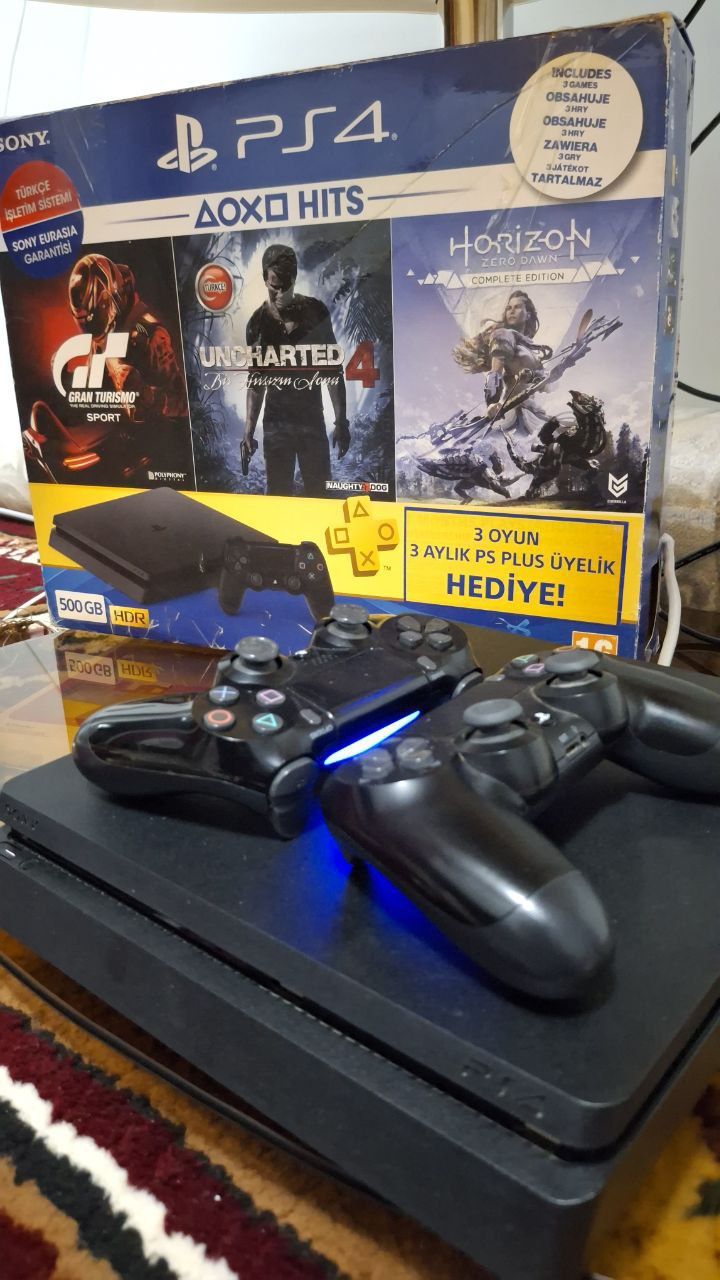 Playstation 4 slim online versia 12.52