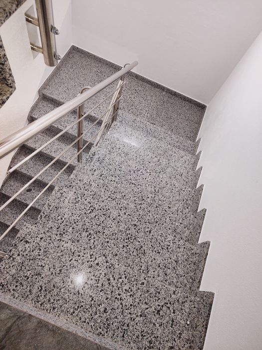 Trepte și contratrepte din marmura sau granit