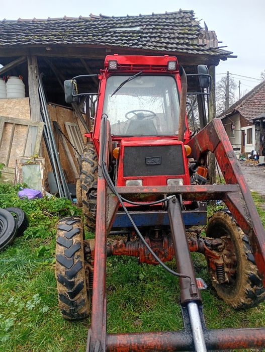 Vând tractor LTZ 55