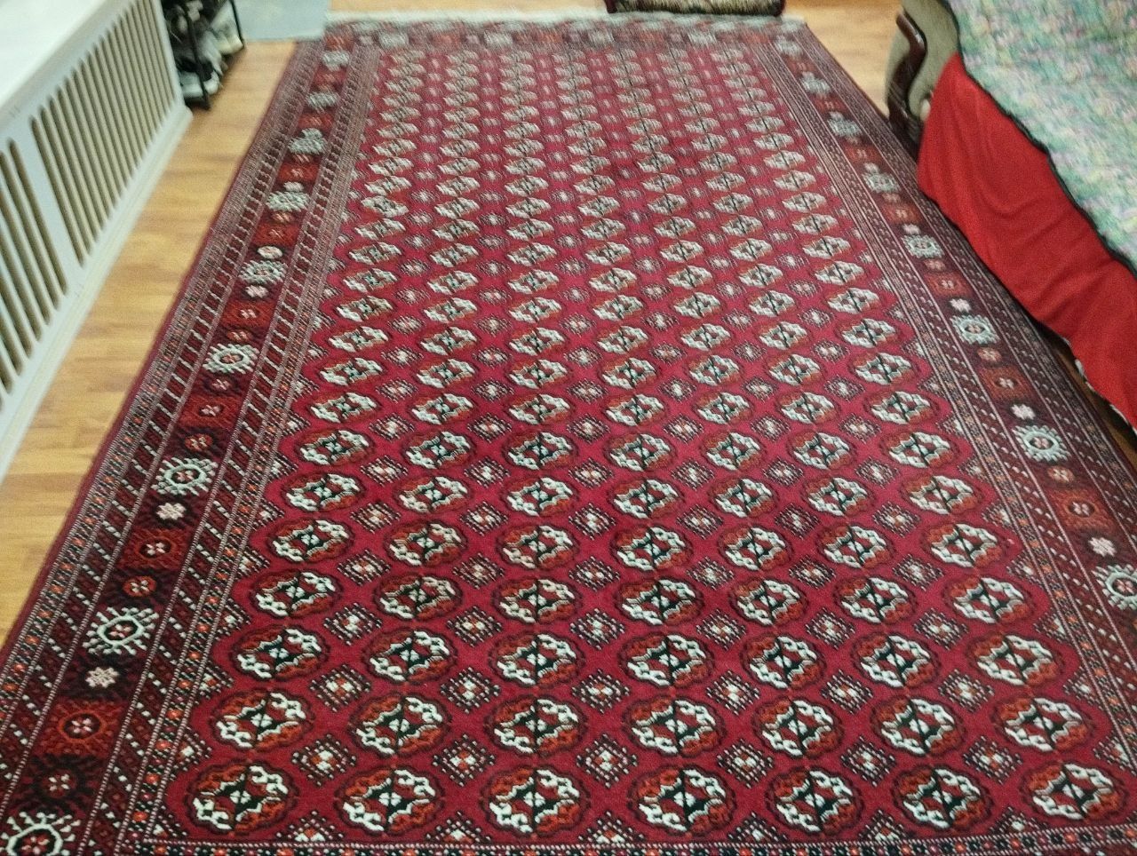 Turkman gilam sotiladi