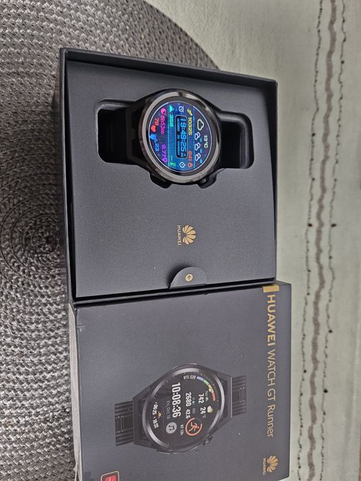 Vând smartwatch Huawei watch GT Runner