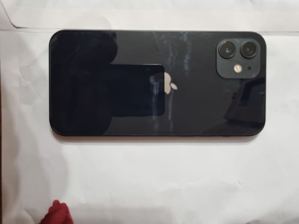 Vînd iphone 12  .
