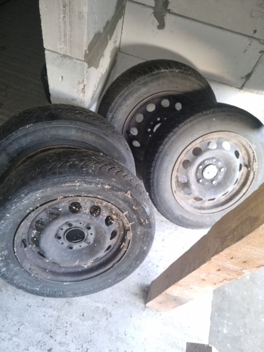 Vând jante tabla R15