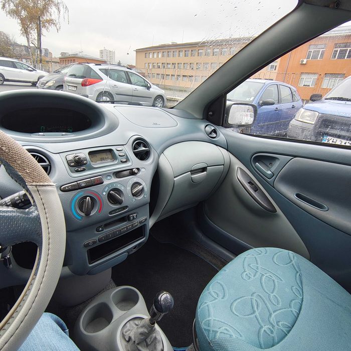 Toyta Yaris 2001