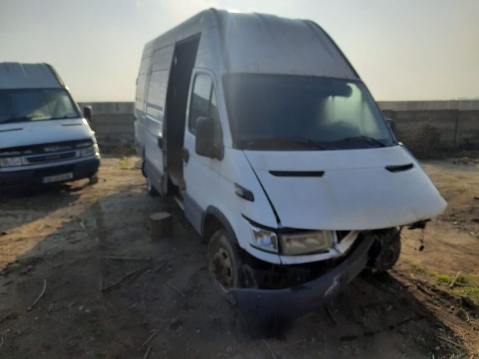 Dezmembrez Iveco Daily 3 2006 motor 3.0hpi 100kw 136cp F1CE dezmembrari 50c13 piese punte dubla