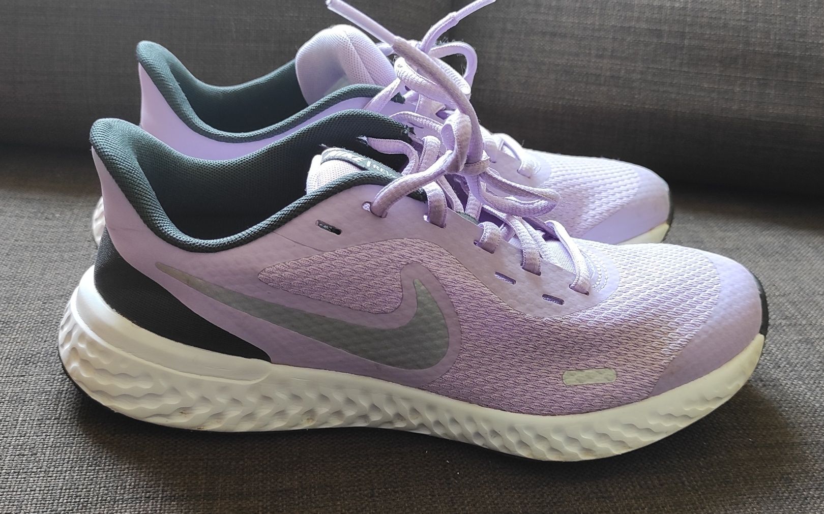 Детски и дамски еднакви маратонки Nike