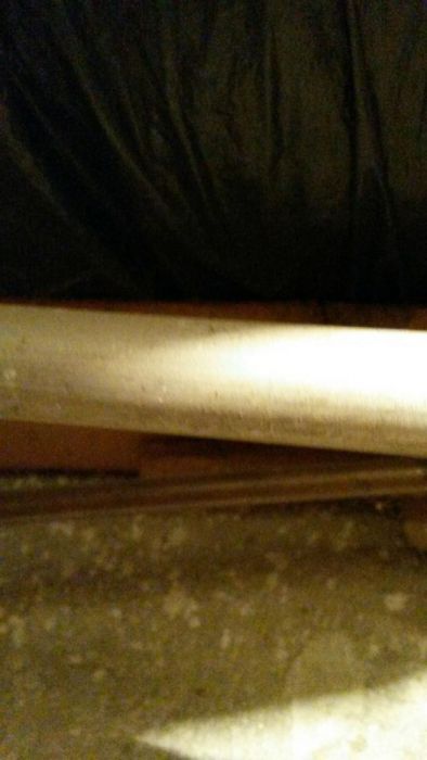 3 Tevi Aluminu lungime 3,50 m ×diametru 3cm.