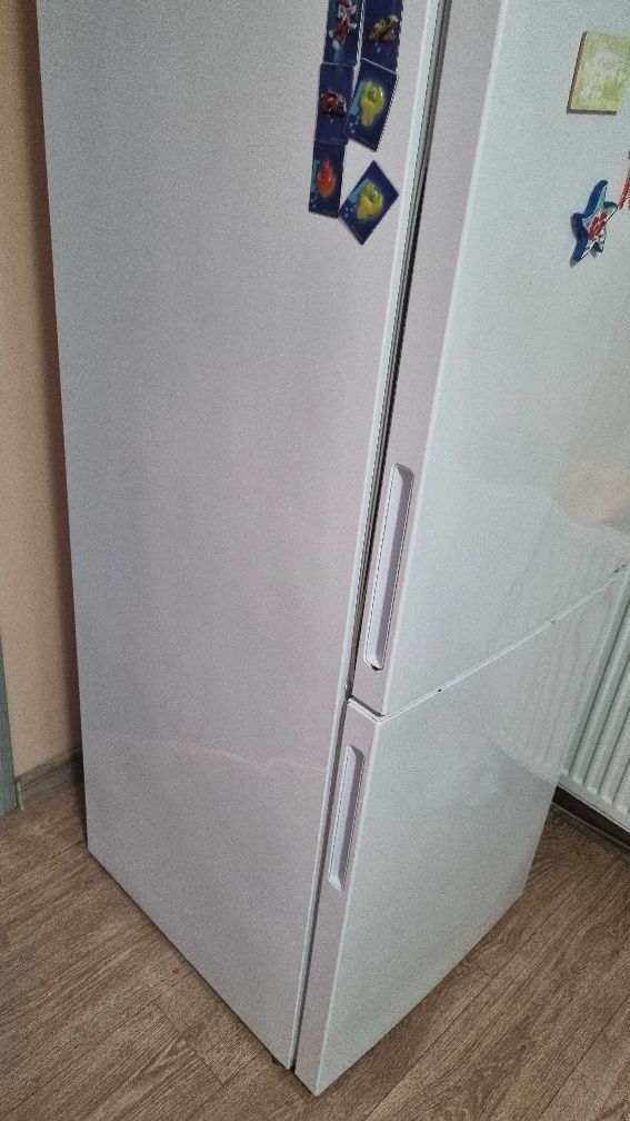Frigider Arctic nofrost