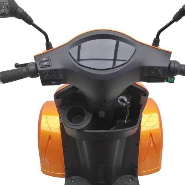 Нова електрическа четириколка - скутер, model: Maxmotors FM4