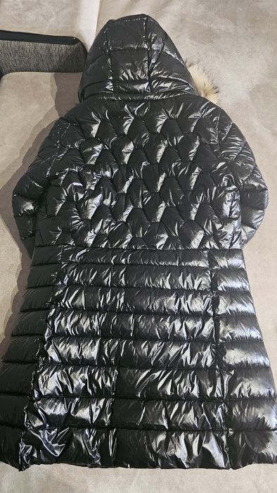 Продавам дамско, топло и красиво яке