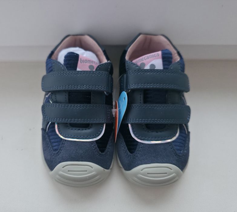 3 perechi de pantofi Biomecanics