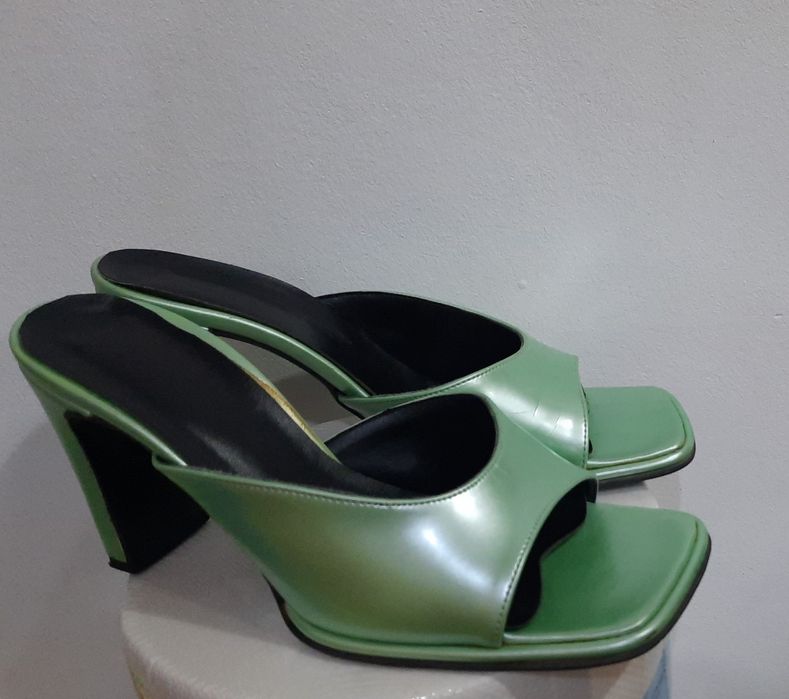 Papuci lăcuiti, culoare verde