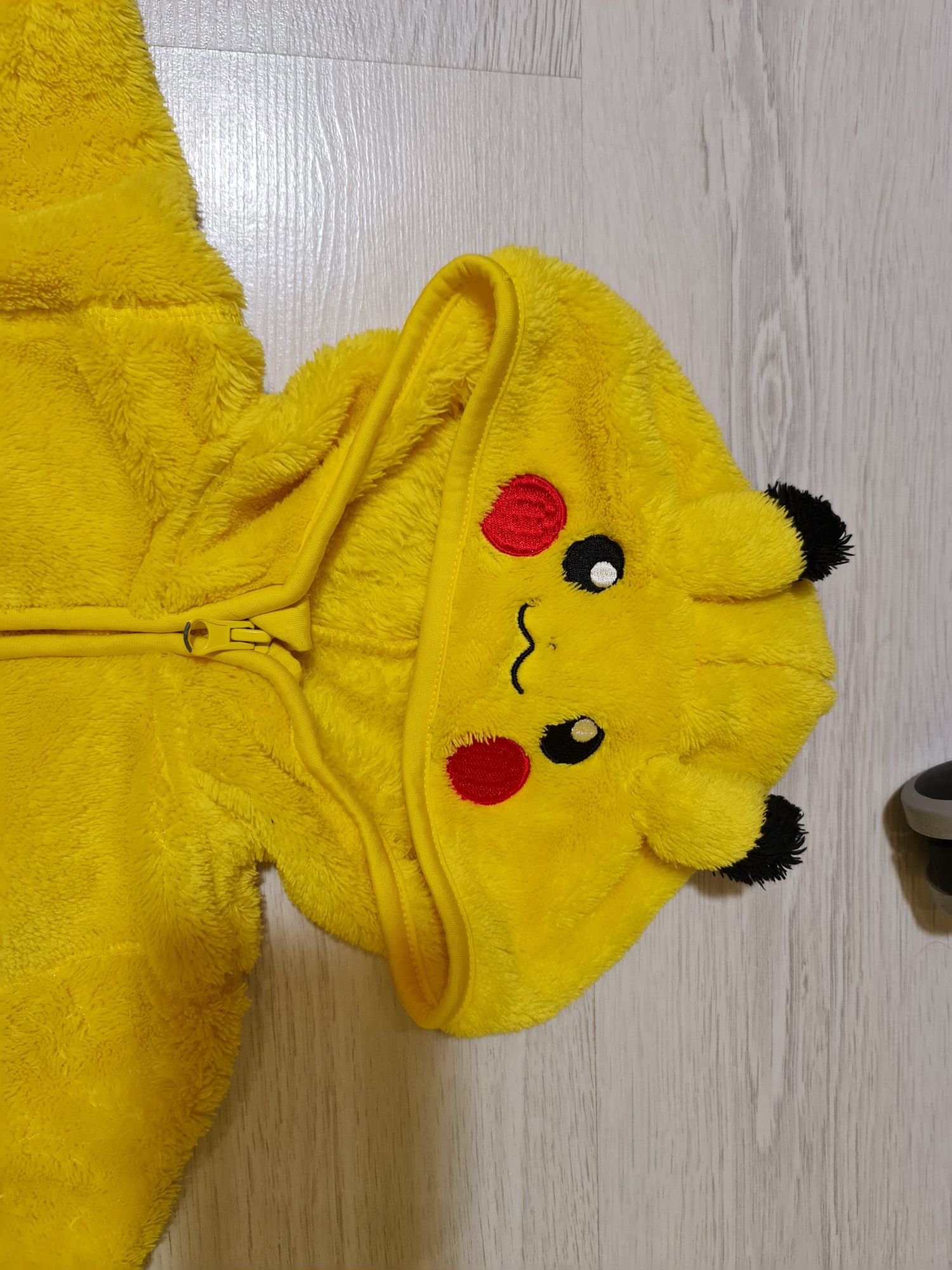 Vand hanorac Pikachu