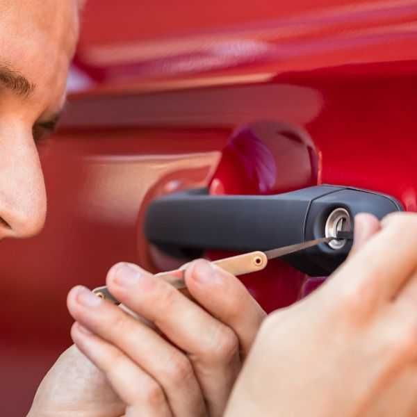 Deblocări auto si usi apartament, reparații contacte auto