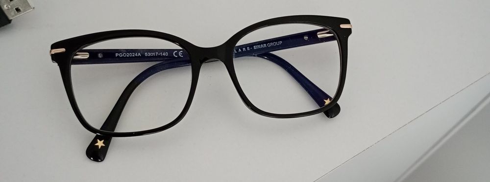 Vând ochelari de vedere