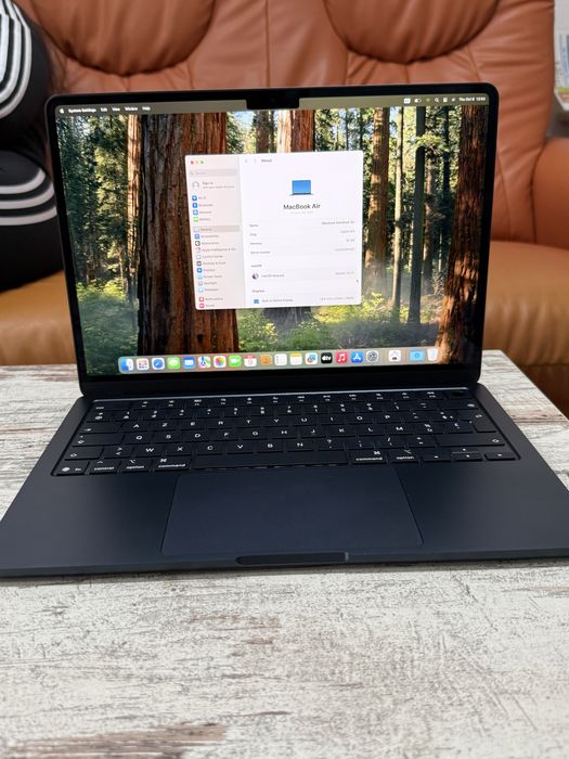 Macbook Air m4 Pret 3650 lei