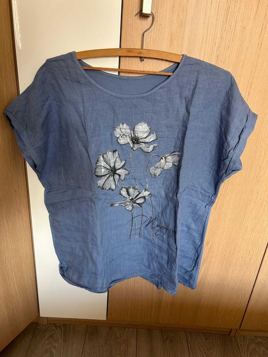 Дамски дрехи по 5 лв броя.