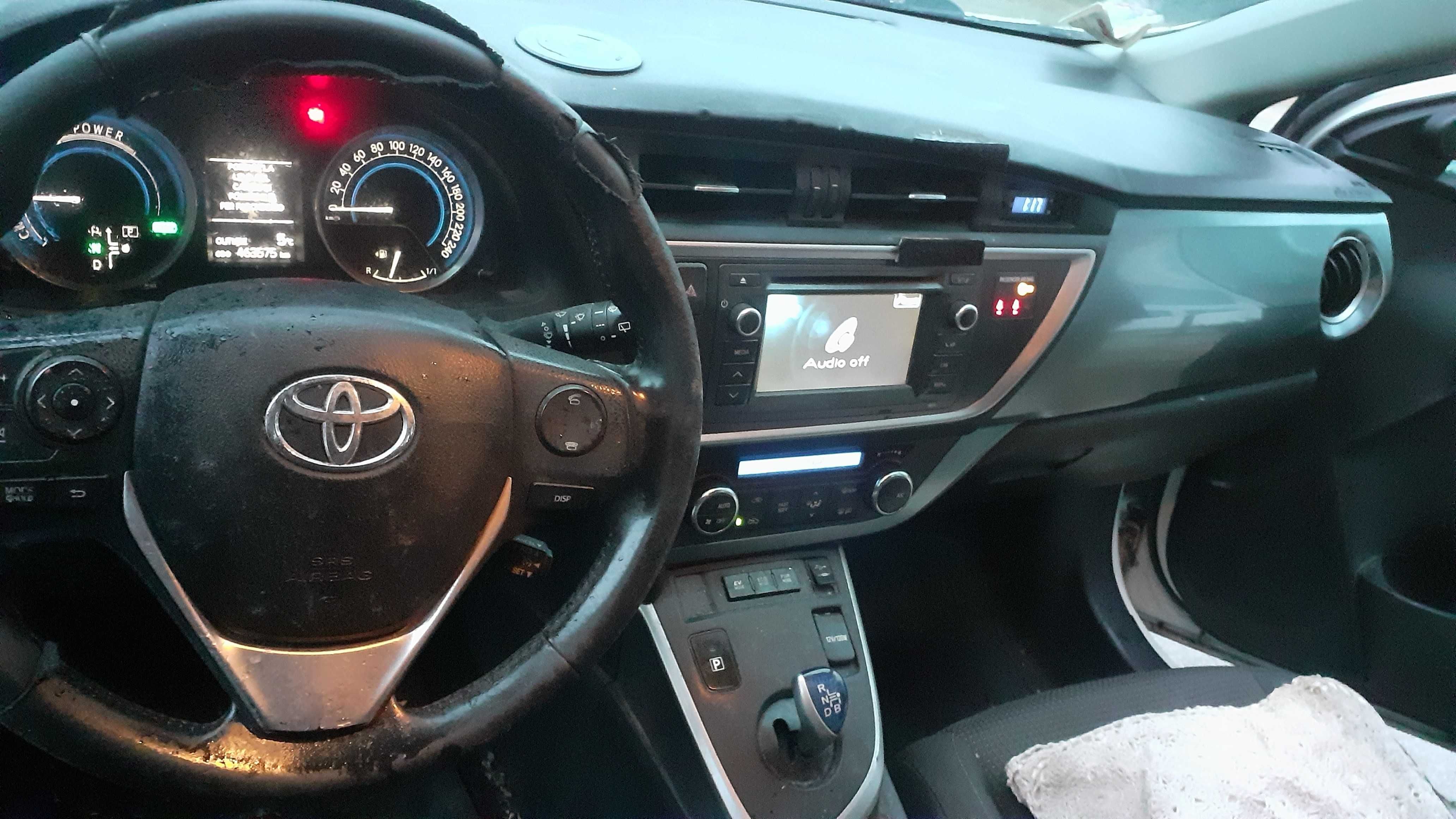 Toyota Auris Hybrid -1.8 /100к.с./2014год-на части.