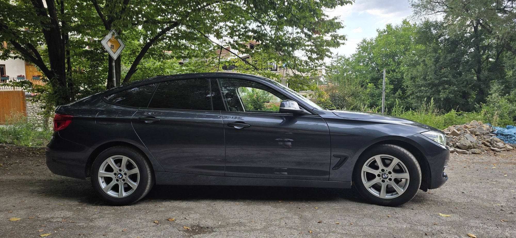 BMW 3gt 190кс. N1 + 4 зимни гуми с джанти