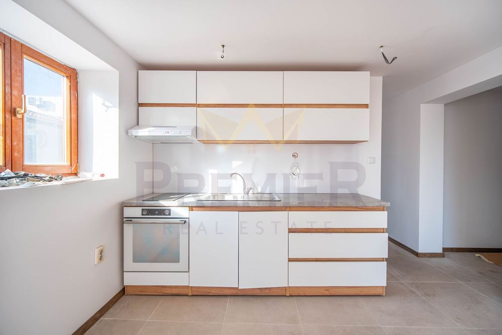 Продава се Четиристаен апартамент в Варна, Център - 214 кв.м за 2477 €/кв.м - Снимка #3