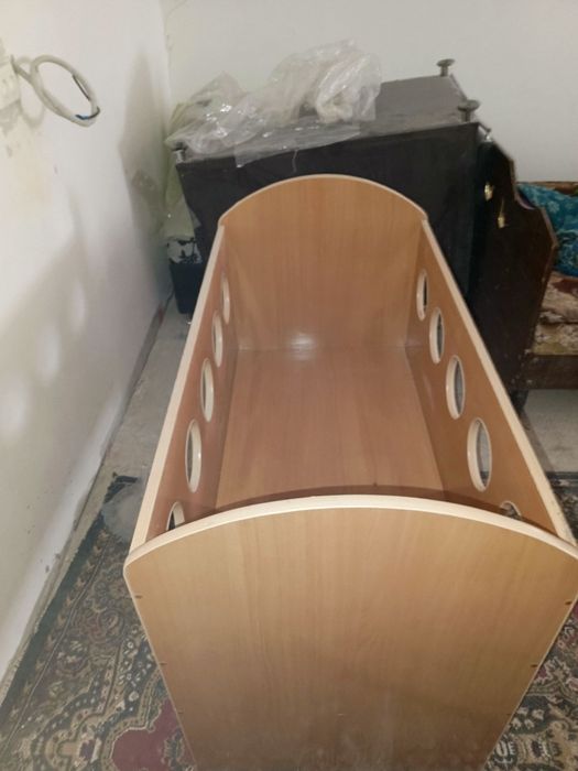 Детская кроватка в хорошем состоянии