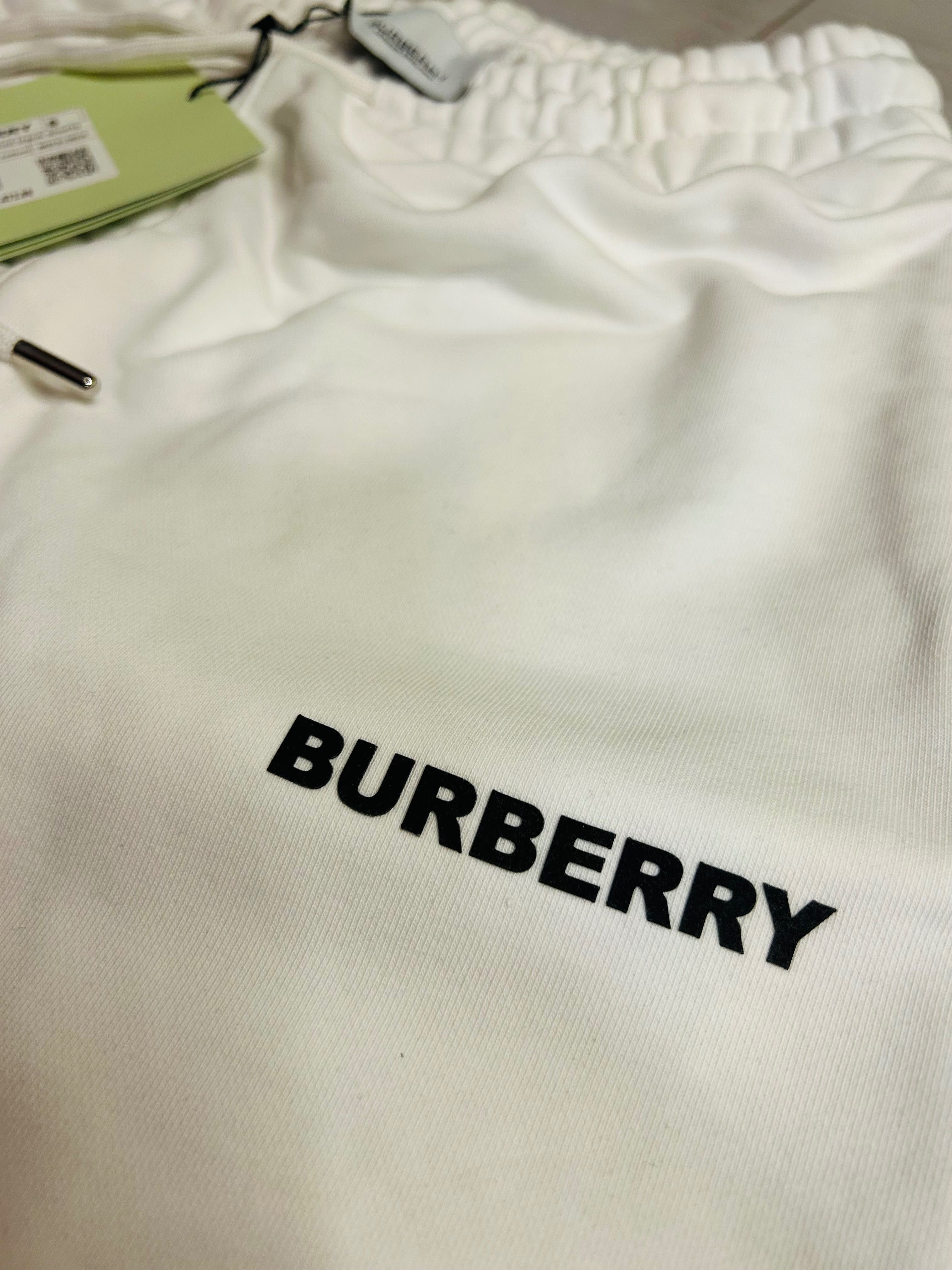 Pantaloni scurți Burberry  summer white 2025