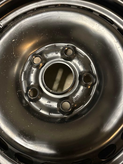 Резервна гума UNIROYAL 205/60/R15 с AUDI джанта 6J 15 H2  ET 45  5/112