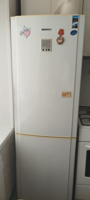 Продам холодильник Samsung