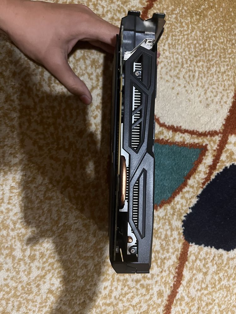 видеокарта GIGABYTE NVIDIA GeForce GTX 1050 Ti.