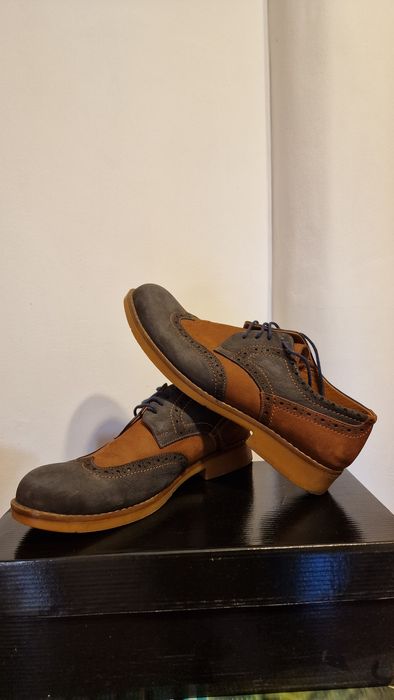 Vând pantofi piele naturală bărbați