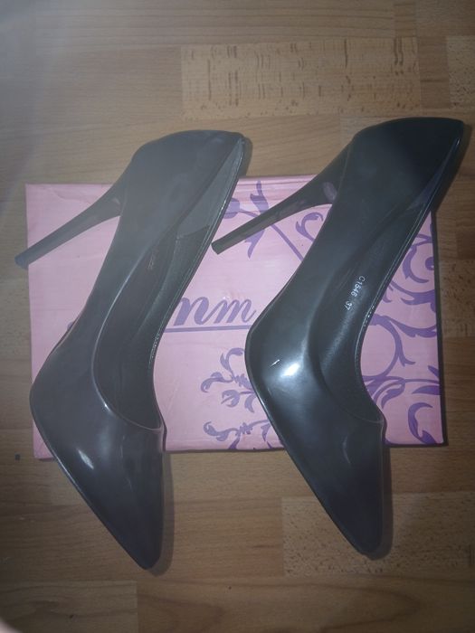 Vând pantofi de ocazie ptr.damă