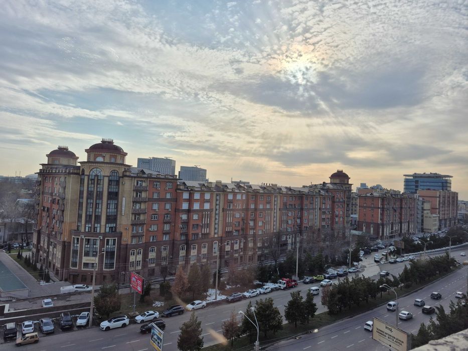 Продается Люкс 2х комн Квартира 40 м2 Алайский Басри Баба (7144)