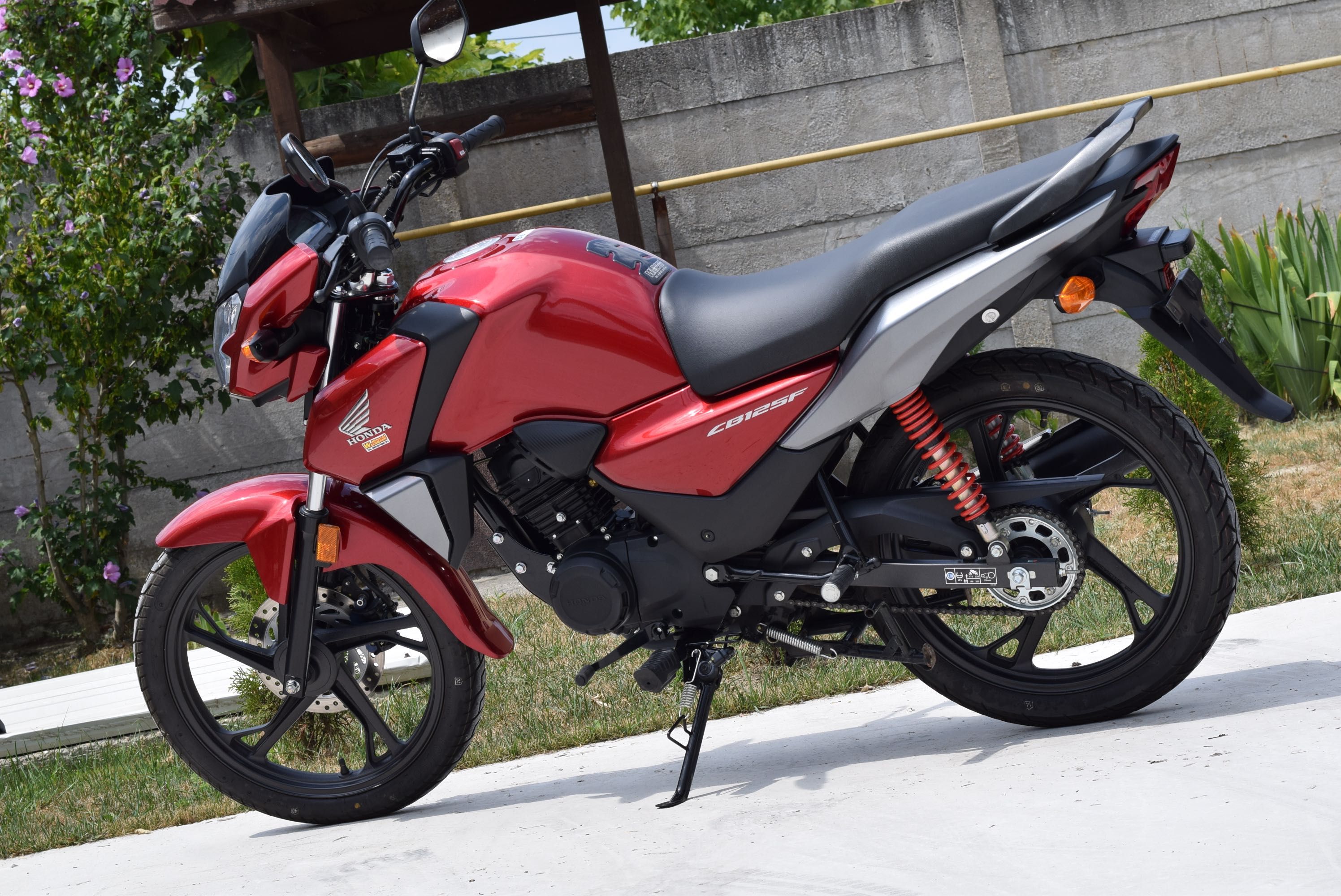 HONDA CB125F IMPECABILA Imp Germania! ( CBF 16 ani A1 CBR YZF Duke )