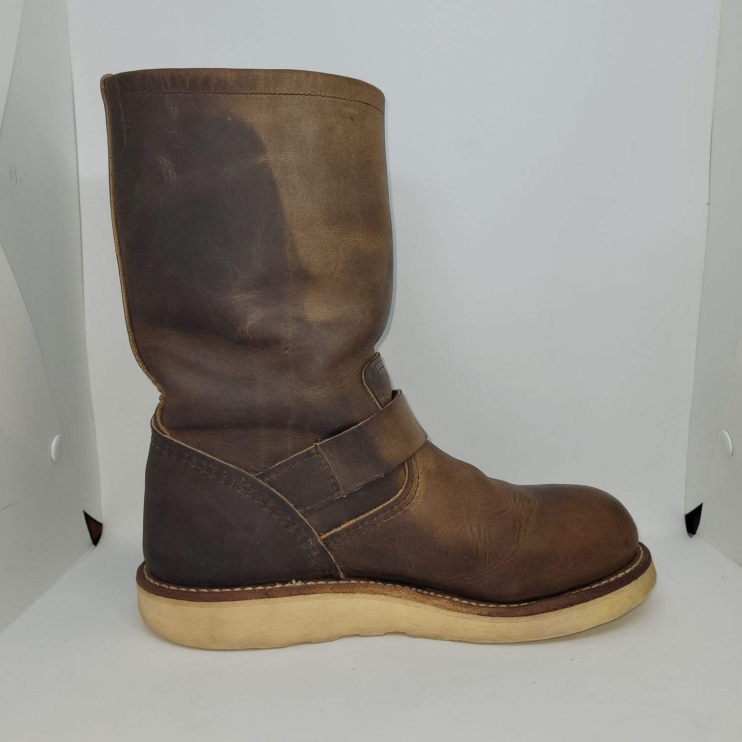 Red Wing 2975 Engineer "Concrete Rough and Tough" Boot ( USA 5,5 D)