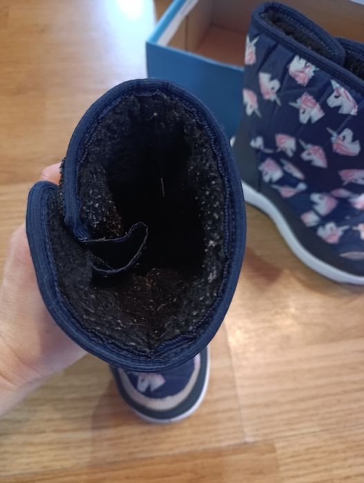 Vând cizmulițe de zăpadă fete