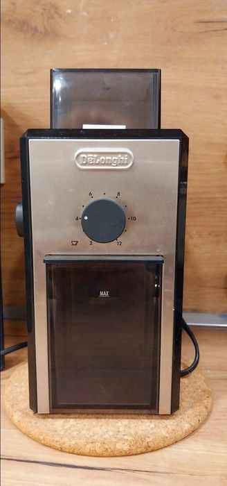 Кафемелачка DELONGHI KG89