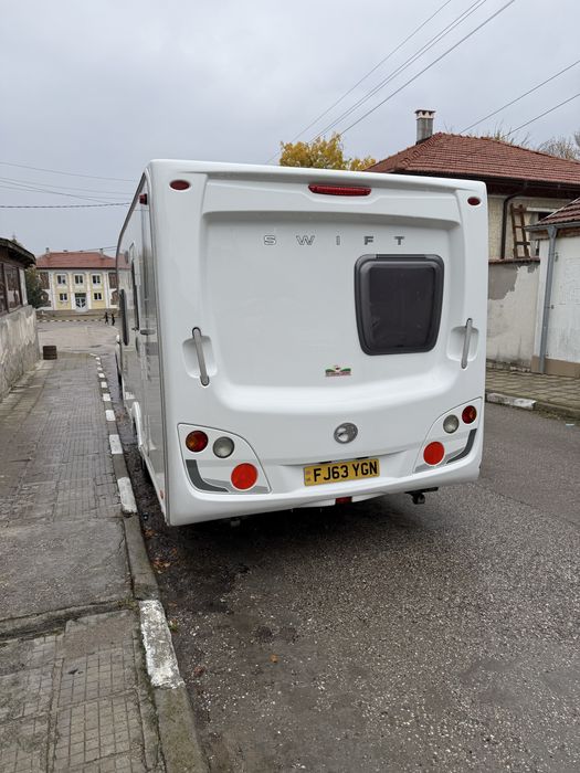 Каравана Swift Charisma 230