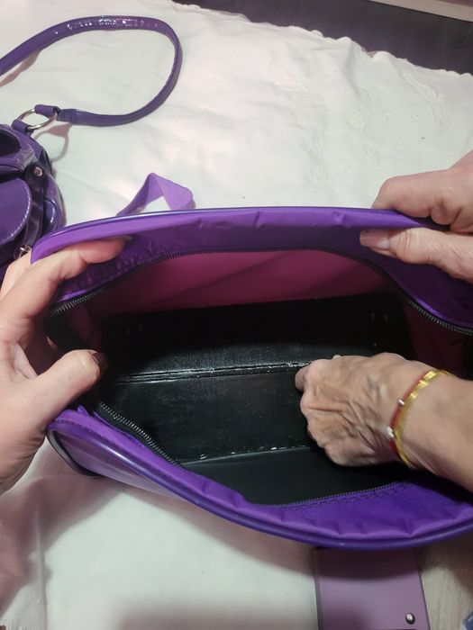 Чанти 27лв , дамска лачена