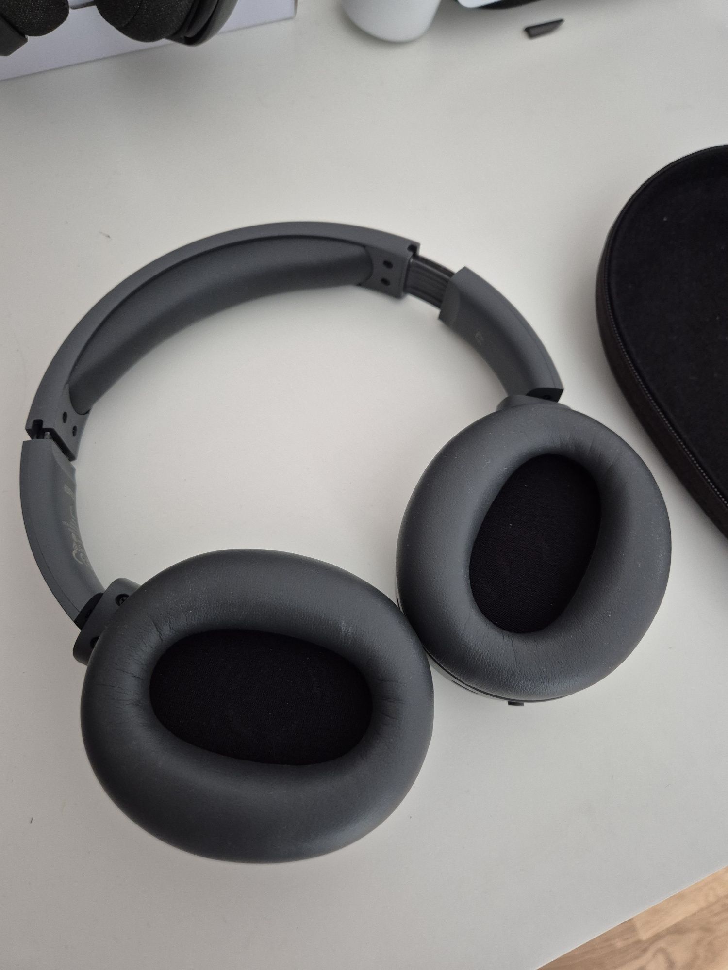 Logitech Vibe 100 слушалки