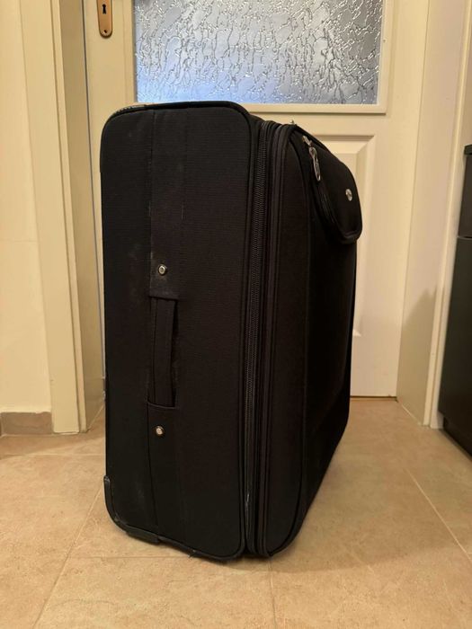 Средно голям куфар