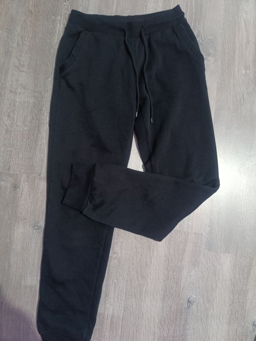 Спортни долнища за 10-11 г (146 размер)