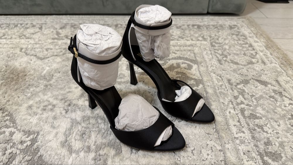 Sandale cu toc Zara (satin negru)