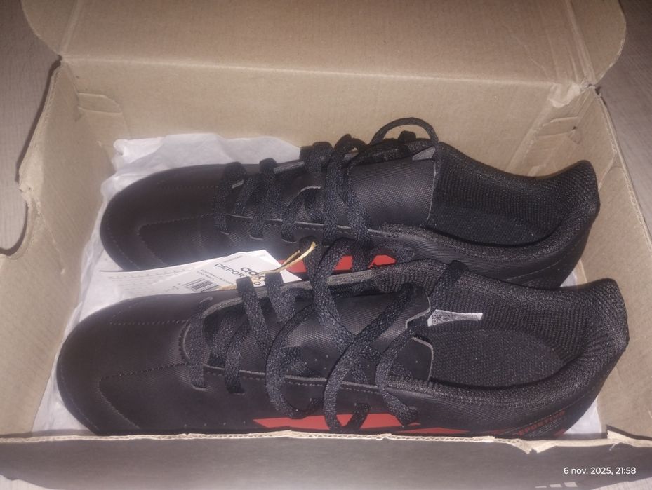 Crampoane Adidas Deportivo noi