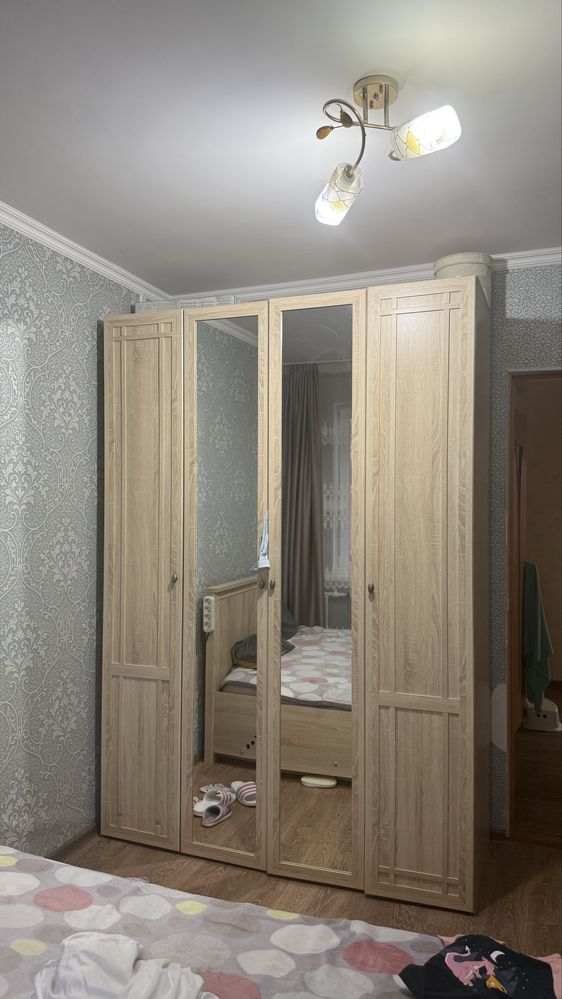 Продам Шкаф для спальной и прихожей в хорошем состоянии