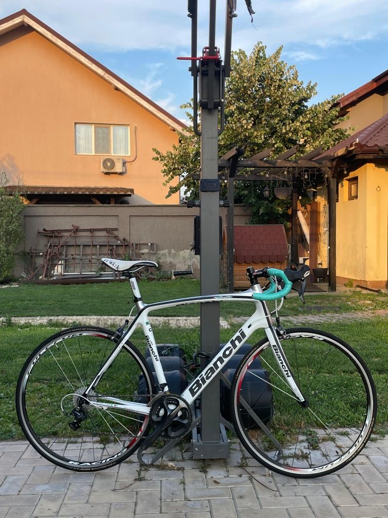 Vând bicicletă bianchi infinito urgent!!