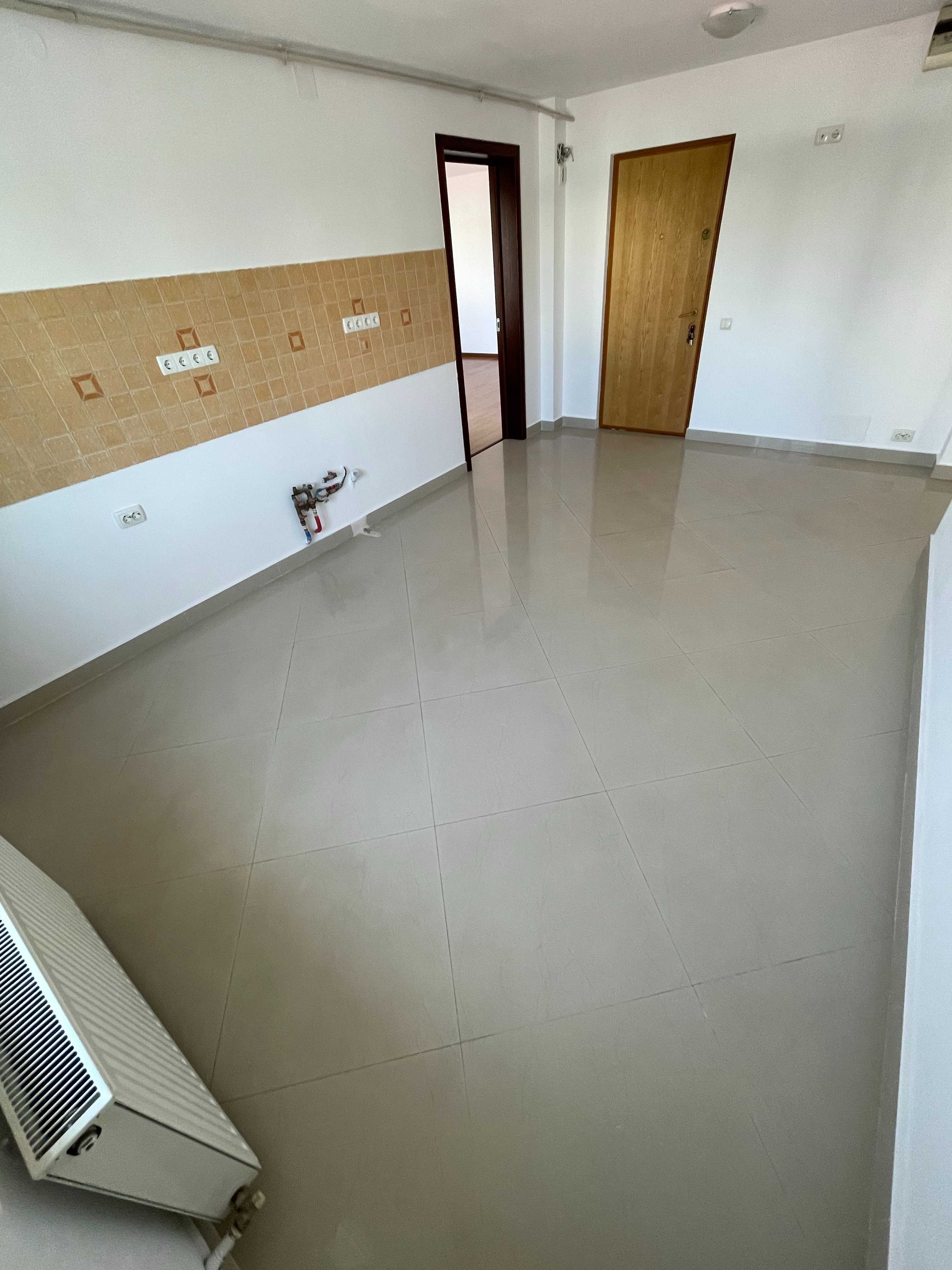 VAND Ap 2 CAM CF1 A Com Renovat de Lux Vizavi Profi Piata Mihai Bravu