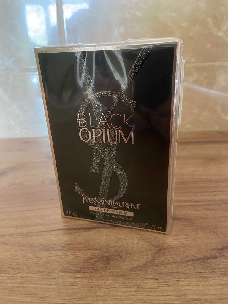 Parfum nou ysl Black Opium