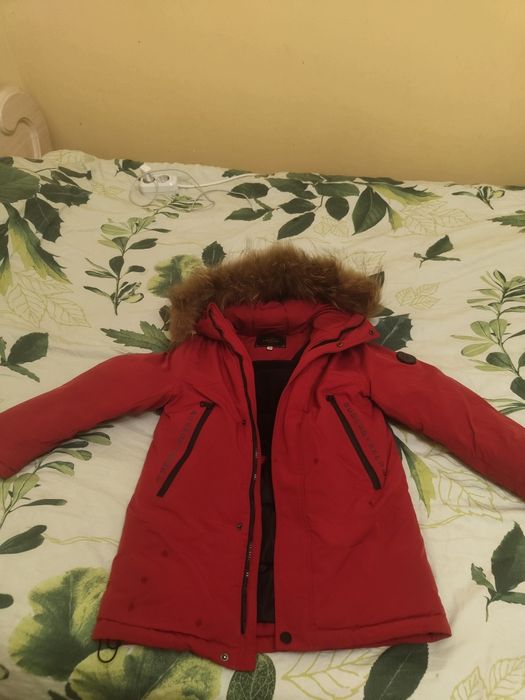 Продам зимнюю куртку, пуховик на мальчика.