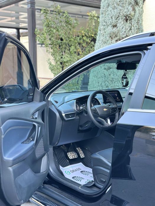 Продается автомобиль Tracker 2